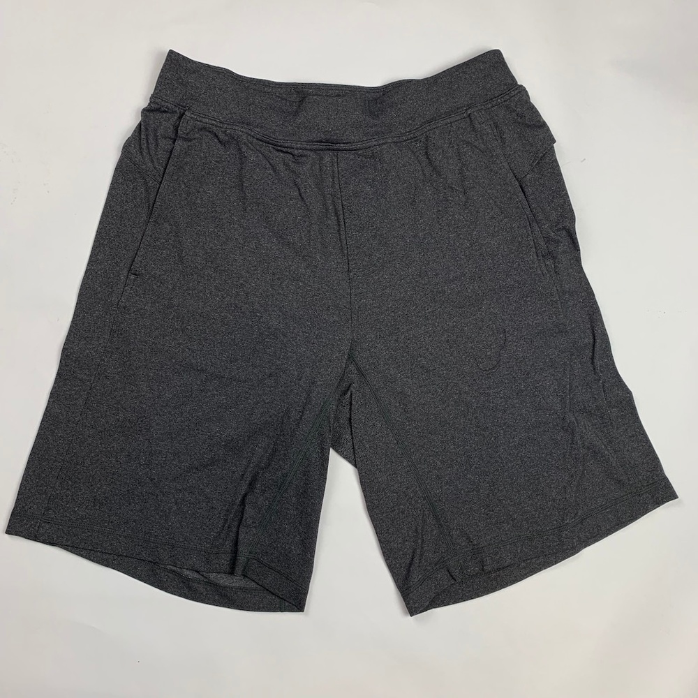 Lululemon Men Shorts 11" Inseam Gray Size Large